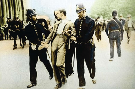 arrestado por la policia en Buenos Aires en la huelga de 1 de mayo de 1909
